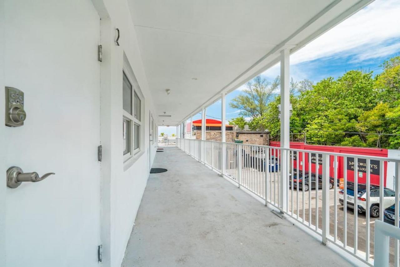 The Purple Pelican Beachfront With Ocean Balcony Unit 1 Fort Lauderdale Exterior foto