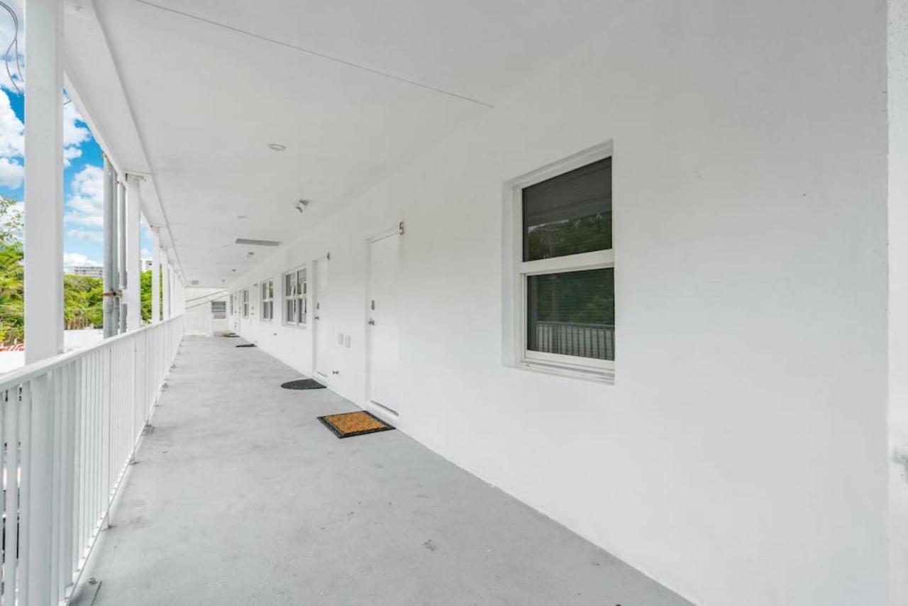 The Purple Pelican Beachfront With Ocean Balcony Unit 1 Fort Lauderdale Exterior foto